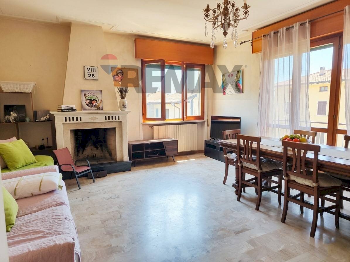 Sala da pranzo - Four-room apartment Via Attilio Franchi, Marone - photo 2