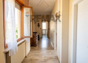 Hall / corridoio - Quadrilocale Via Attilio Franchi, Marone - foto 11