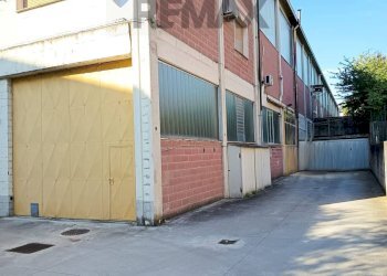 Edificio all\'aperto - Shed Via Giovanni Amendola
11, Salsomaggiore Terme - photo 3