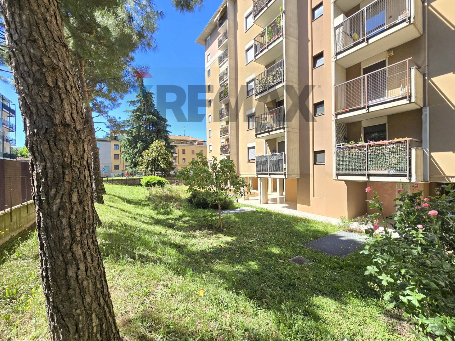 Edificio all\'aperto - Three-room apartment Via Antonio Martinazzoli
 
3, Milano - photo 1