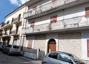 Edificio all\'aperto - Three-room apartment via roma
 
17, Ceppaloni - photo 1