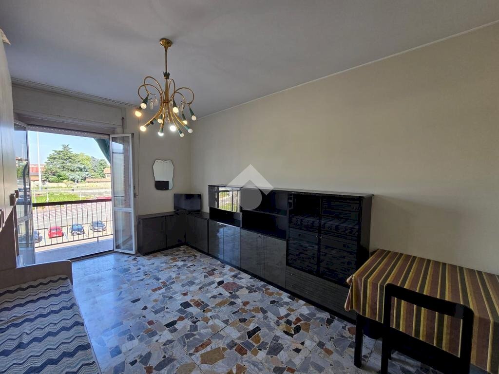 Three-room apartment Via Comasina, Milano (neighborhood Comasina) - photo 1