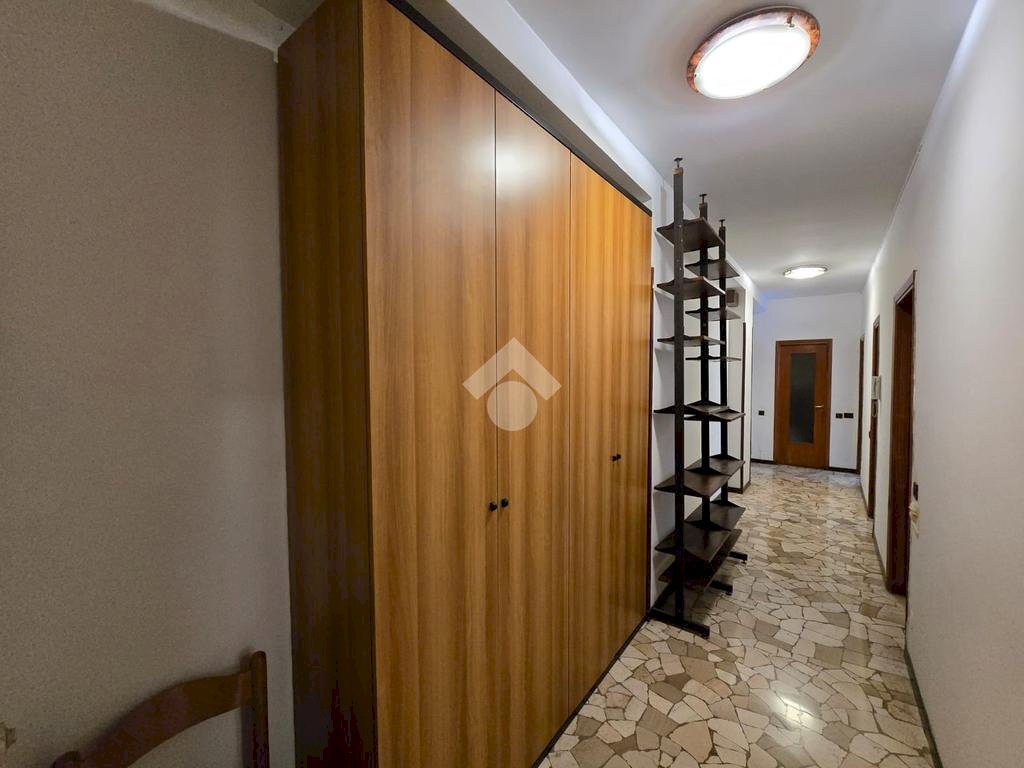 Three-room apartment Via Comasina, Milano (neighborhood Comasina) - photo 3