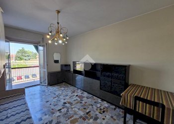 Three-room apartment Via Comasina, Milano (neighborhood Comasina) - photo 1