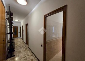 Three-room apartment Via Comasina, Milano (neighborhood Comasina) - photo 4