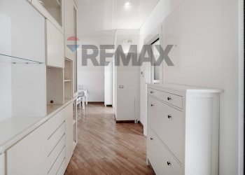 Hall / corridoio - Two-room apartment Viale Gramsci
 
158, Sesto San Giovanni - photo 5