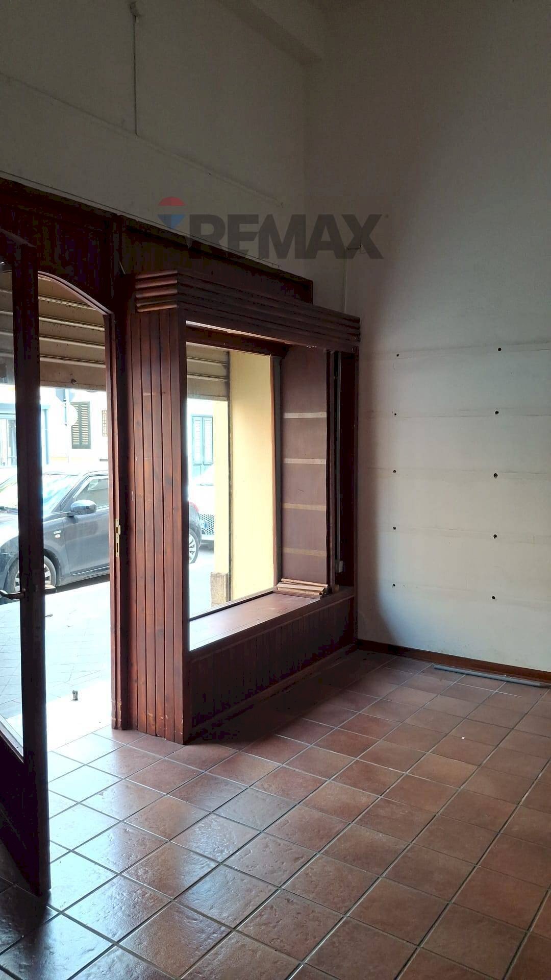 Stanza vuota - Locale Commerciale corso filangeri
 
51, Santa Flavia - foto 1