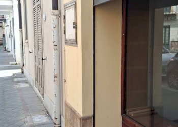 Edificio all\'aperto - Locale Commerciale corso filangeri
51, Santa Flavia - foto 15