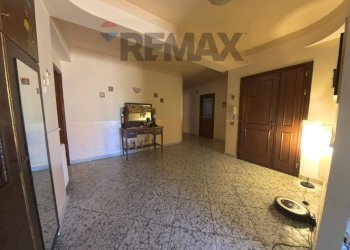 Hall / corridoio - Apartment via Rosolino Pilo, Carini - photo 3