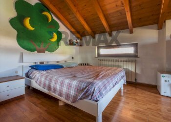 Camera / camera da letto - Villa Via dei Narcisi
 
1, Castelletto Sopra Ticino - foto 18