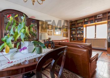 Sala da pranzo - Villa Via dei Narcisi
 
1, Castelletto Sopra Ticino - foto 25