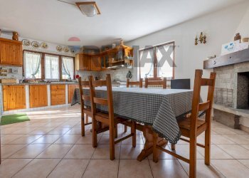 Sala da pranzo - Villa Via dei Narcisi
 
1, Castelletto Sopra Ticino - foto 26