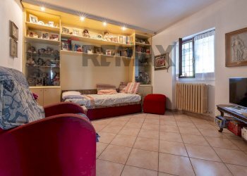 Camera / camera da letto - Villa Via dei Narcisi
 
1, Castelletto Sopra Ticino - foto 27