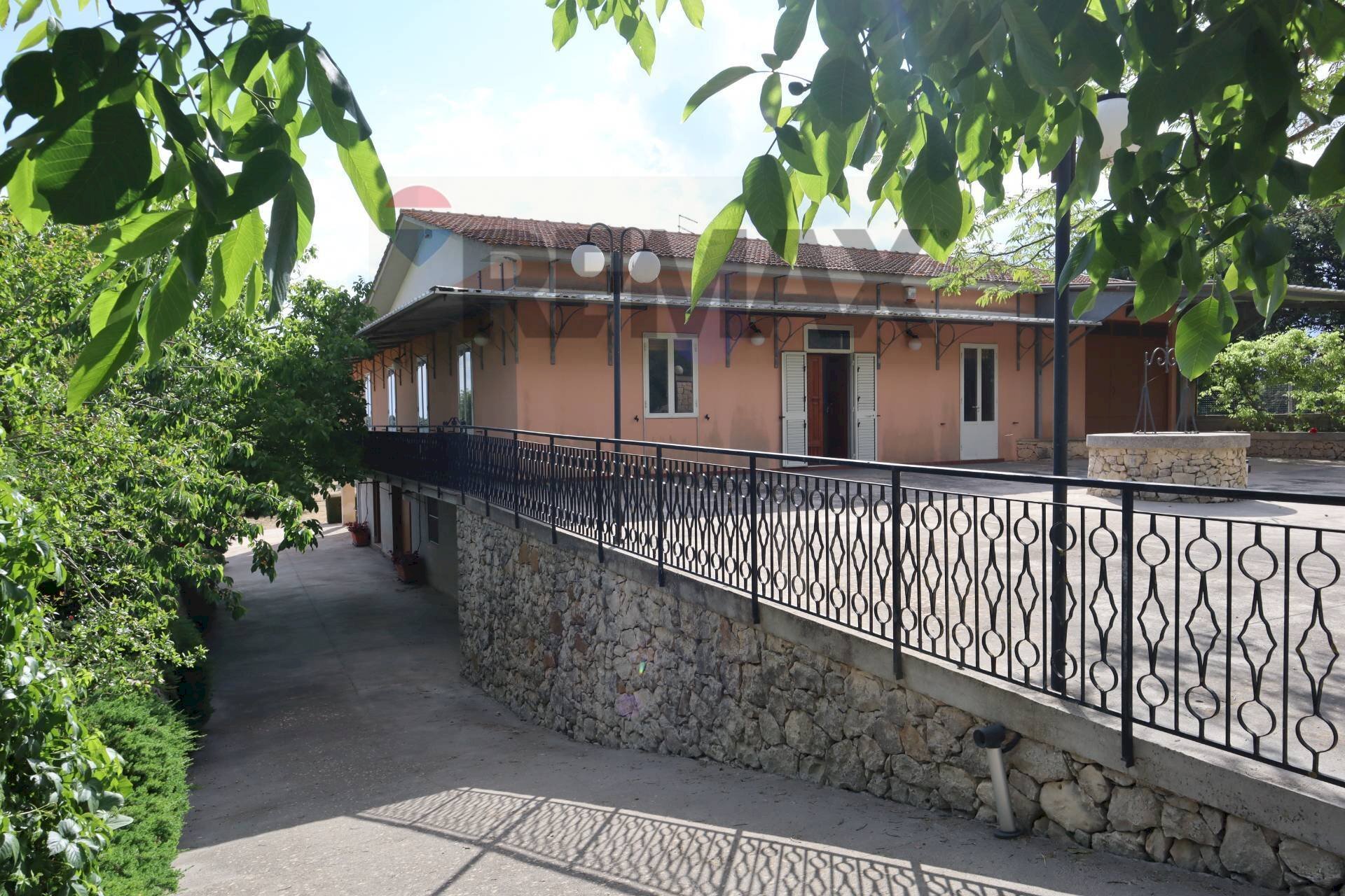 Casa all\'aperto - Villa C.da Rigolizia, Noto - foto 1