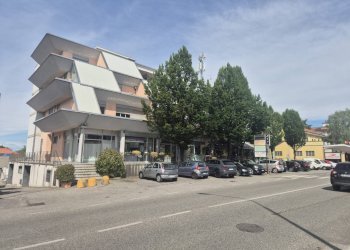 Foto 2 - Three-room apartment Viale Borri
162, Varese - photo 2