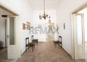 Hall / corridoio - Casa indipendente San Vito dei Normanni - foto 2