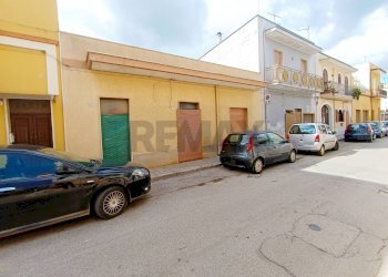 Edificio all\'aperto - Casa indipendente San Vito dei Normanni - foto 3