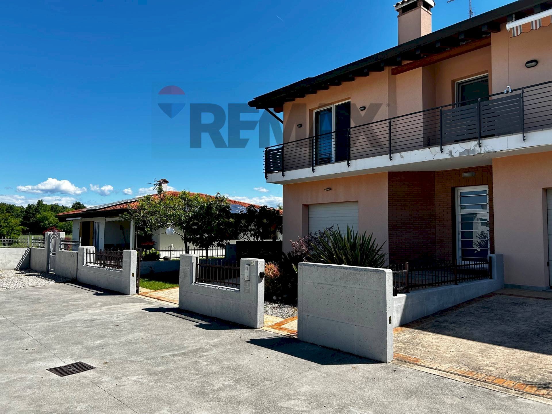 Casa all\'aperto - Villa a Schiera Via Montello
 
124, Visco - foto 1