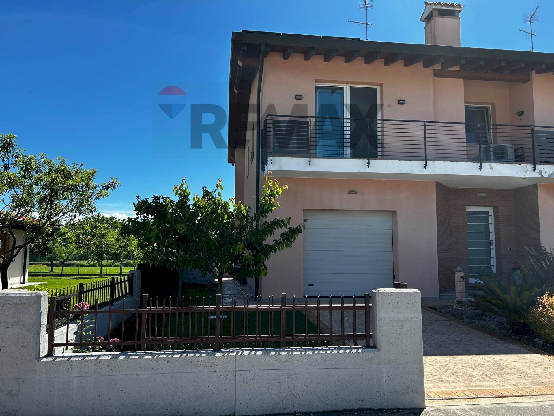 Casa all\'aperto - Villa a Schiera Via Montello
124, Visco - foto 2
