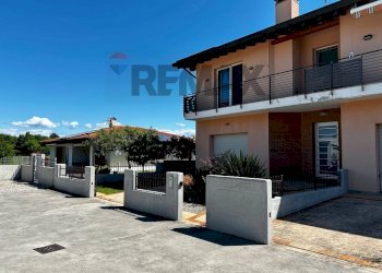 Casa all\'aperto - Villa a Schiera Via Montello
124, Visco - foto 1