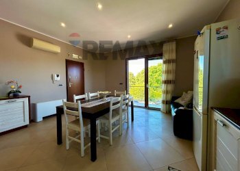 Sala da pranzo - Villa a Schiera Via Montello
124, Visco - foto 4