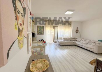 Sala da pranzo - Quadrilocale Viale Umbria
 
5, Trapani - foto 9