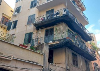 Edificio all\'aperto - Quadrilocale Palermo - foto 1