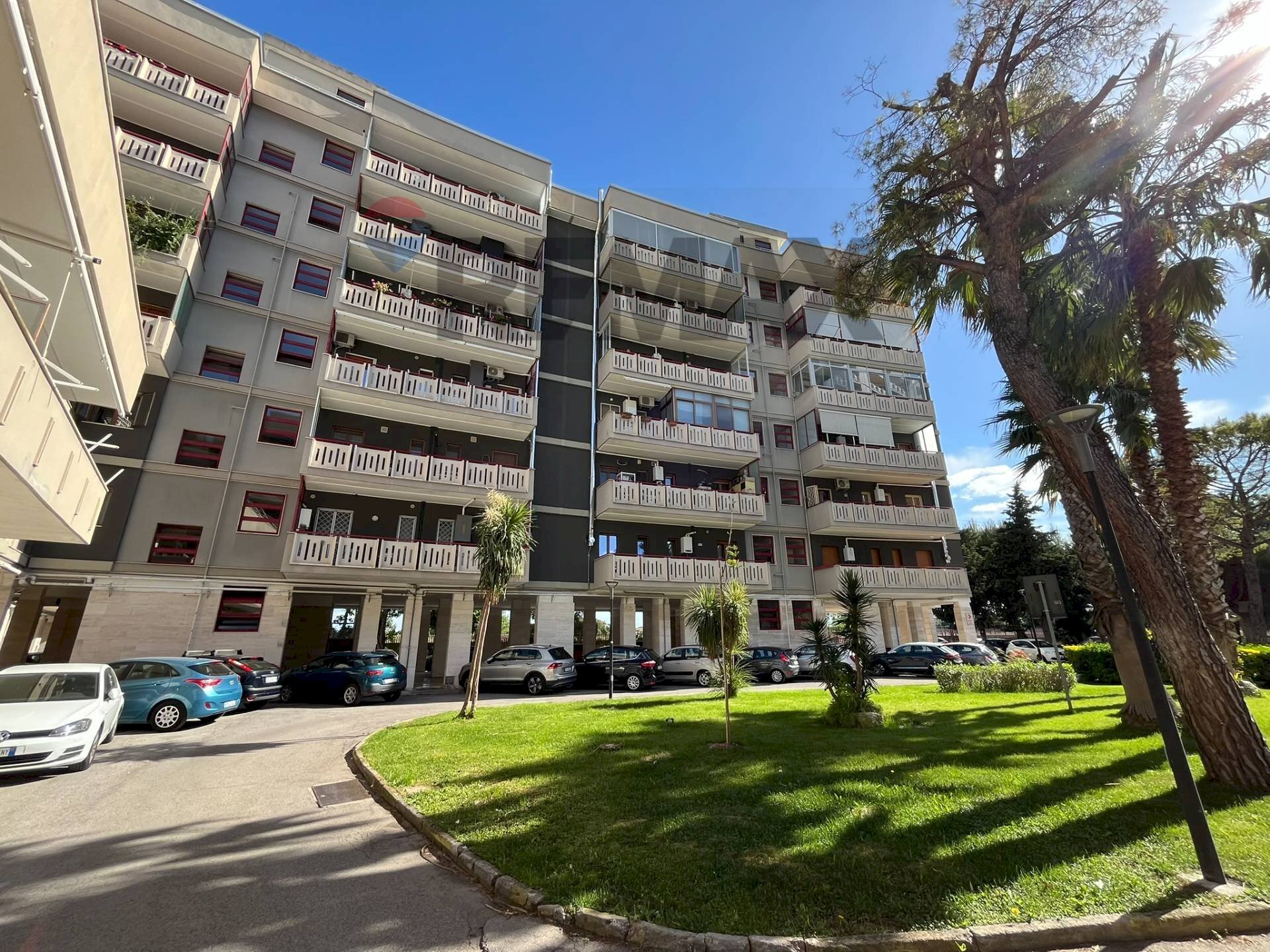 Edificio all\'aperto - Quadrilocale via Camillo Rosalba
 
46F, Bari - foto 3