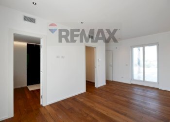 Stanza vuota - Villa Strada Torrebella
 
6, Bari - foto 12