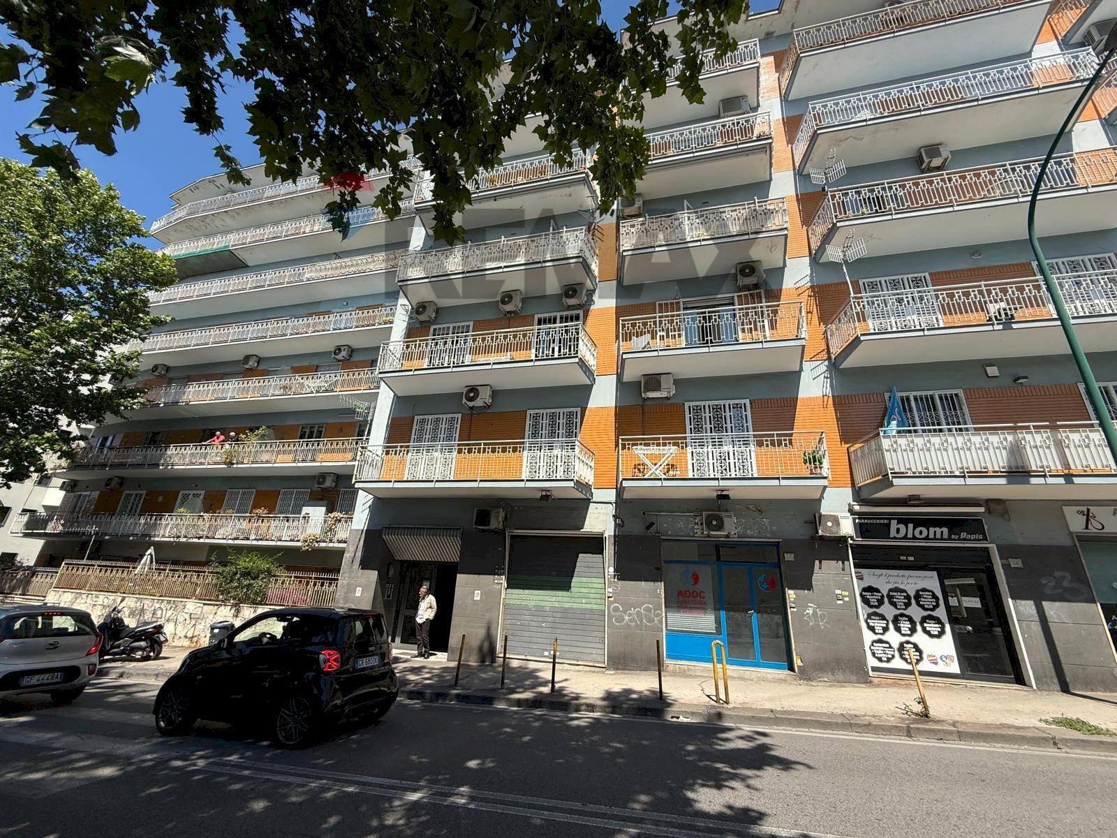 Edificio all\'aperto - Commercial Premises Via Domenico Fontana
 
57, Napoli - photo 1