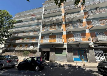 Edificio all\'aperto - Locale Commerciale Napoli - foto 10