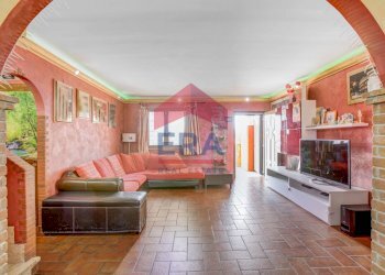 Salone - Villa a Schiera Via Foglia
 
16, Ardea - foto 1