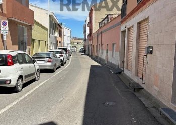 Edificio all\'aperto - Commercial Premises Via Colomba Antonietti
16A, Cagliari - photo 8