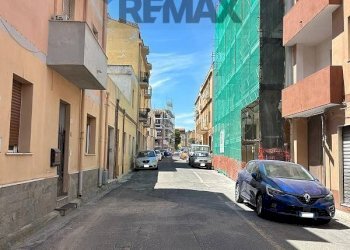 Edificio all\'aperto - Commercial Premises Via Colomba Antonietti
16A, Cagliari - photo 9