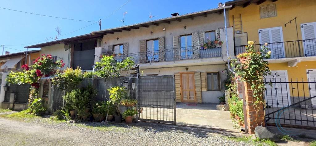 Facciata - Casa indipendente via Rondissone, 17, Mazzè - foto 3