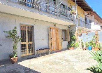 Cortile interno - Casa indipendente via Rondissone, 17, Mazzè - foto 5