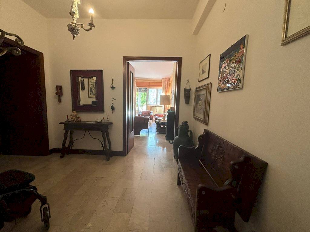 Ingresso - Quadrilocale via Lazio, 111, Taranto - foto 3