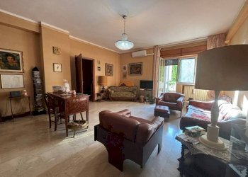 Salone - Four-room apartment via Lazio, 111, Taranto - photo 5
