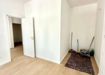 Cabina armadio - Two-room apartment via Monte Ortigara, Brescia - photo 16