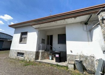 Facciata - Stable - Palace via San Giovanni Bosco, 5, Cassano Magnago - photo 21