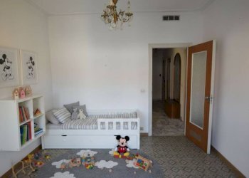 Camera da letto - Four-room apartment via Vittorio Emanuele, 34, Cherasco - photo 8