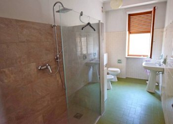 Bagno - Four-room apartment via Vittorio Emanuele, 34, Cherasco - photo 11