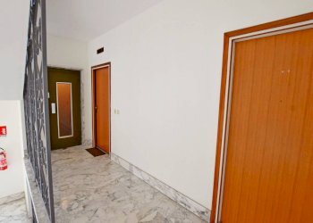 Interno palazzo - Four-room apartment via Vittorio Emanuele, 34, Cherasco - photo 14