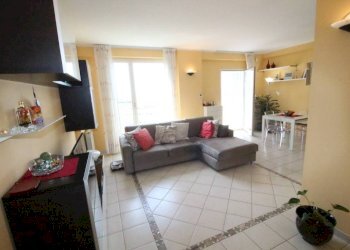 Salone - Trilocale via Evasio Montanella, Genova (zona Prà) - foto 1