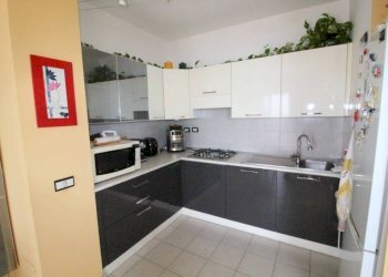 Cucina - Trilocale via Evasio Montanella, Genova (zona Prà) - foto 6