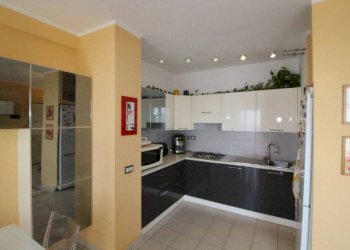 Cucina - Trilocale via Evasio Montanella, Genova (zona Prà) - foto 7