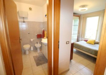 Disimpegno - Trilocale via Evasio Montanella, Genova (zona Prà) - foto 14