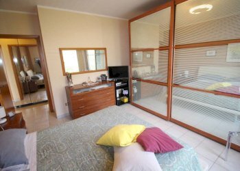 Camera da letto - Trilocale via Evasio Montanella, Genova (zona Prà) - foto 19