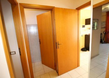Disimpegno - Trilocale via Evasio Montanella, Genova (zona Prà) - foto 22