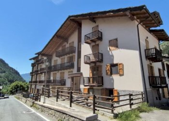 Facciata - Bilocale Frazione Capoluogo, 70BIS, Valpelline - foto 2